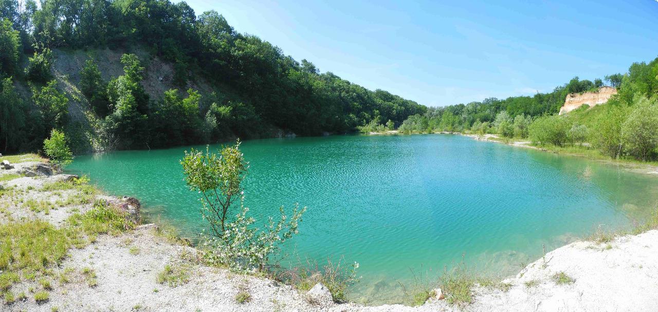 Baden mit wunderschöner Natur im Rücken